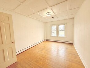 134 W State St in Sycamore, IL - Foto de edificio - Building Photo