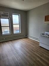 110 S Webster Ave in Omro, WI - Building Photo - Building Photo