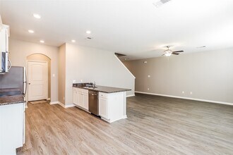 26119 Hals Dr in Magnolia, TX - Building Photo - Building Photo