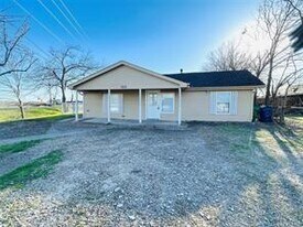 306 Bauder St in Waxahachie, TX - Building Photo