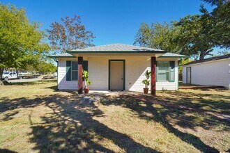 617 Park St in Azle, TX - Building Photo - Building Photo