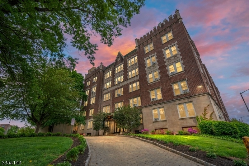 183 South St in Morristown, NJ - Building Photo