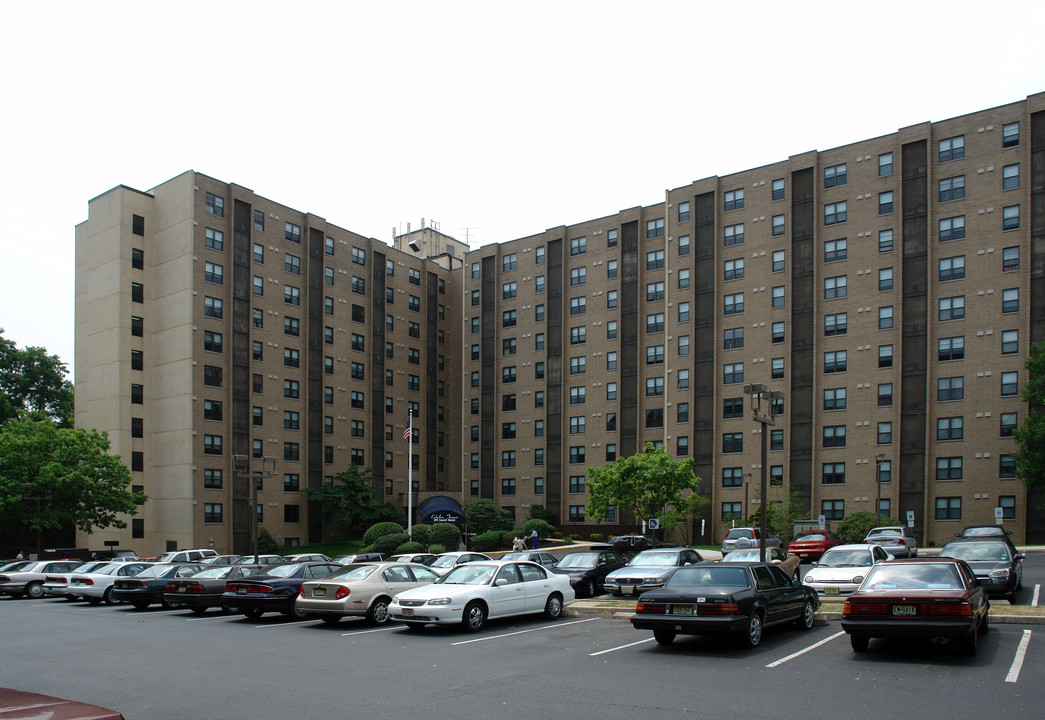 Echelon Towers in Voorhees, NJ - Building Photo