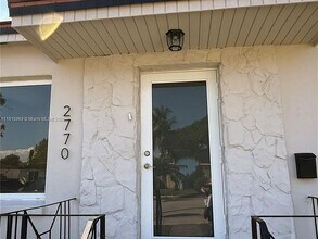 2770 SW 34th Ct in Miami, FL - Building Photo - Building Photo
