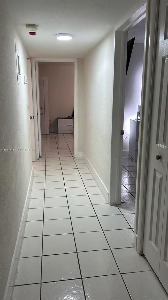 505 NW 72nd Ave in Miami, FL - Building Photo - Building Photo