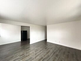 3800 Waller Ave in Richmond, CA - Building Photo