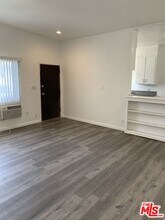 5360 Kester Ave in Los Angeles, CA - Building Photo - Building Photo