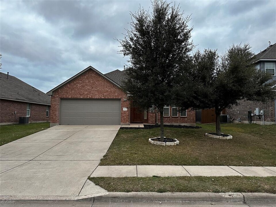 4609 Tiddle Ln in Pflugerville, TX - Building Photo