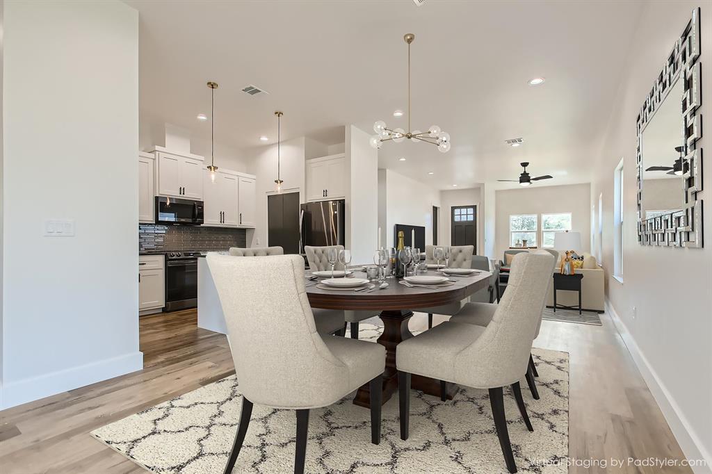 642 Cypress Ln in Cottonwood Shores, TX - Building Photo