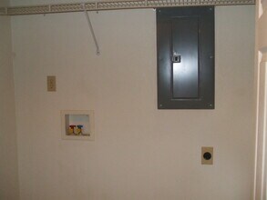 5 N Montague Ave, Unit 5 D in Zanesville, OH - Building Photo - Building Photo