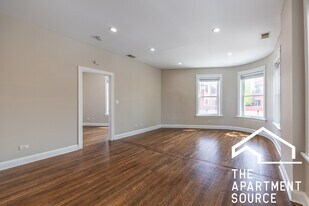 2506 W Argyle St in Chicago, IL - Building Photo