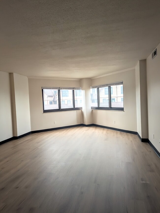 1633 N Prospect Ave, Unit 2C in Milwaukee, WI - Building Photo - Building Photo