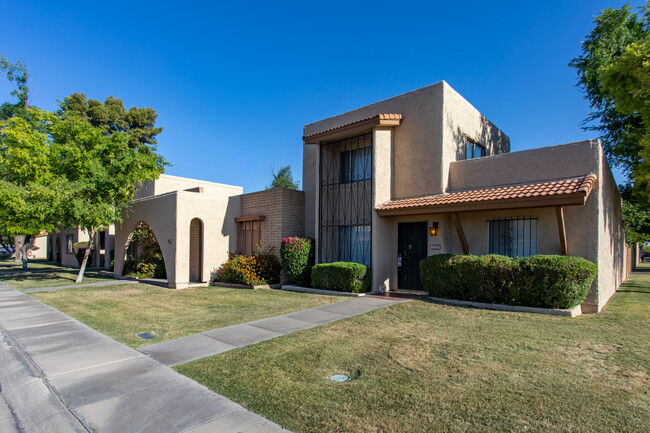 1634 E Dunbar Dr in Tempe, AZ - Foto de edificio - Building Photo