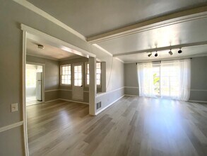 10682 Kinnard Ave, Unit 10682 in Los Angeles, CA - Building Photo - Building Photo