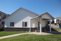 Gold Coast Square Apartments & Townhomes in Papillion, NE - Building Photo - Building Photo