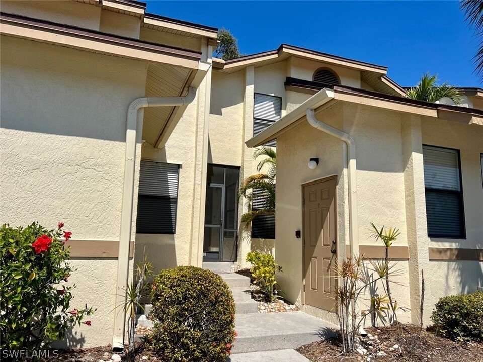 15178 Parkside Dr in Ft. Myers, FL - Foto de edificio