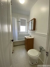 1192 Boylston St, Unit 5 in Boston College, MA - Foto de edificio - Building Photo