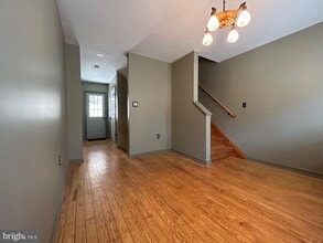 162 York St in Lambertville, NJ - Building Photo - Building Photo