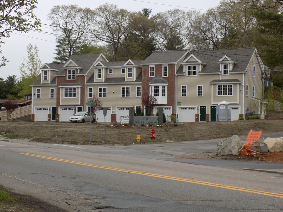1148 Bedford St in Abington, MA - Building Photo