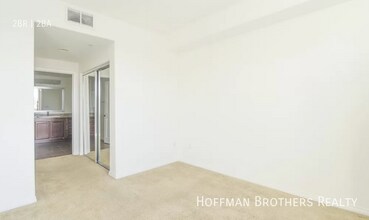 11925 Kling St, Unit 303 in Los Angeles, CA - Building Photo - Building Photo