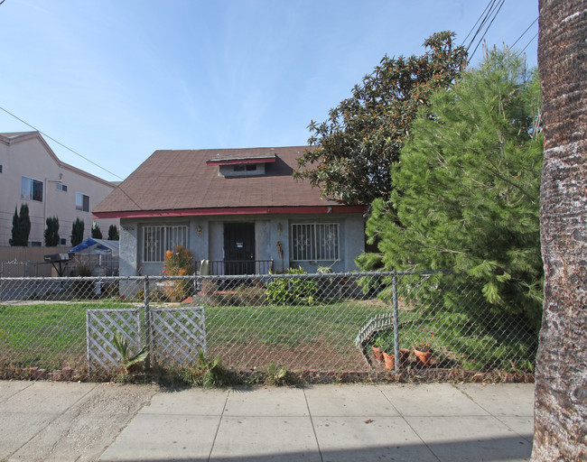 1137 N Ardmore Ave in Los Angeles, CA - Building Photo - Building Photo