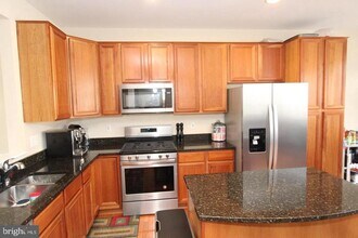 648 Belmont Bay Dr in Woodbridge, VA - Building Photo - Building Photo