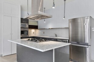 301 Euclid Ave in Toronto, ON - Building Photo