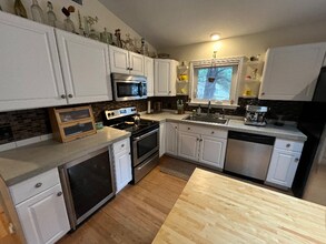 377 Sir Chandler Dr in Kill Devil Hills, NC - Building Photo - Building Photo