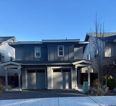 20124 Reed Ln in Bend, OR - Building Photo