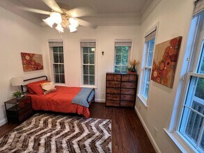 1430 Alford Ave, Unit White House in Hoover, AL - Foto de edificio - Building Photo