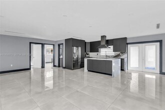 500 SW 64th Pkwy in Pembroke Pines, FL - Building Photo - Building Photo