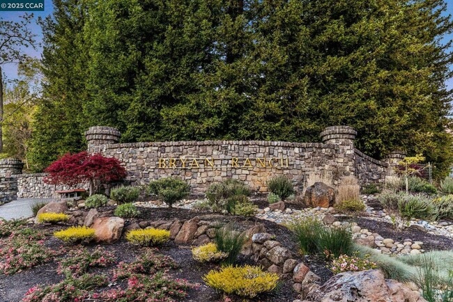 property at 18 Emmons Canyon Ct
