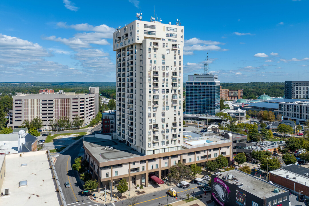 The Penthouse in Towson, MD - Foto de edificio