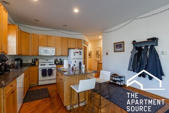 2743 N Southport Ave, Unit 1N in Chicago, IL - Building Photo - Building Photo