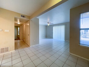 1500 Lake Shore Dr, Unit 204 in Waco, TX - Building Photo - Building Photo