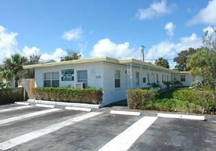 DAK Apartments in Lake Worth, FL - Building Photo - Building Photo