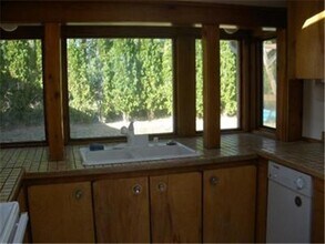 3717 Lincoln Way in Lynnwood, WA - Building Photo - Building Photo