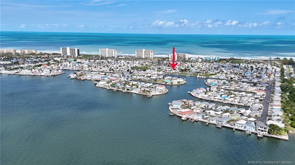 10725 S Ocean Dr in Jensen Beach, FL - Foto de edificio