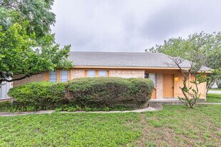 323 W William Cannon Dr in Austin, TX - Building Photo