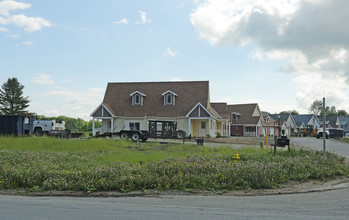 The Spinney at Van Dyke - Phase II in Delmar, NY - Building Photo - Building Photo