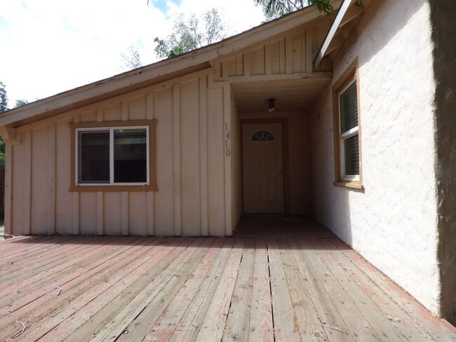 1410 North St in Susanville, CA - Building Photo - Building Photo