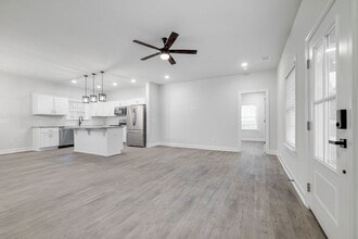 1174 Chimney Rd in Rincon, GA - Foto de edificio - Building Photo