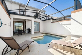 8977 Stinger Dr in Four Corners, FL - Building Photo - Building Photo