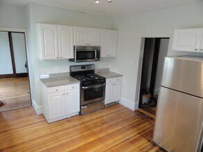 101 Heath St, Unit 1 in Somerville, MA - Building Photo - Building Photo