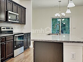 121 Sweet Gum Dr in Summerville, SC - Foto de edificio - Building Photo