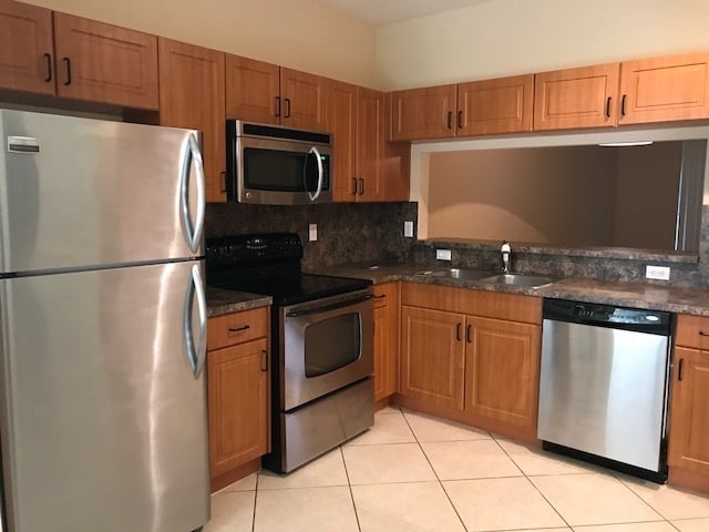 2725 SW 82nd Ave in Miramar, FL - Building Photo - Building Photo
