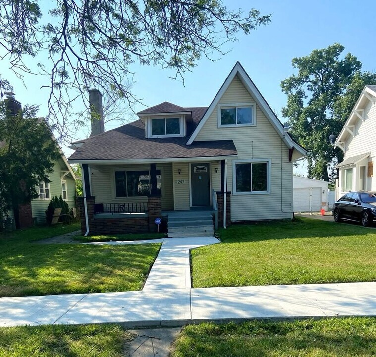 247 Moss St in Highland Park, MI - Building Photo