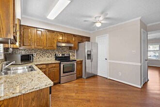 1102 Palmerton Dr in Newport News, VA - Building Photo - Building Photo