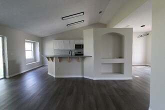 959 Pine Walk Ct NE in Palm Bay, FL - Building Photo - Building Photo