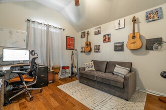 212 Cowans St in Lowell, AR - Foto de edificio - Building Photo